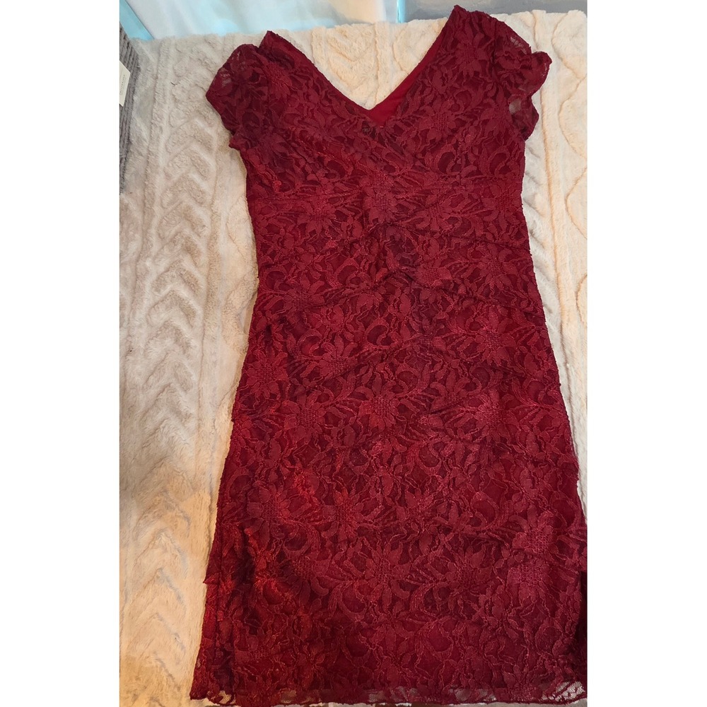 Scarlett Burgundy Lace Tiered V-Neck Cocktail Dress Size 14 Wine Red Shimmer